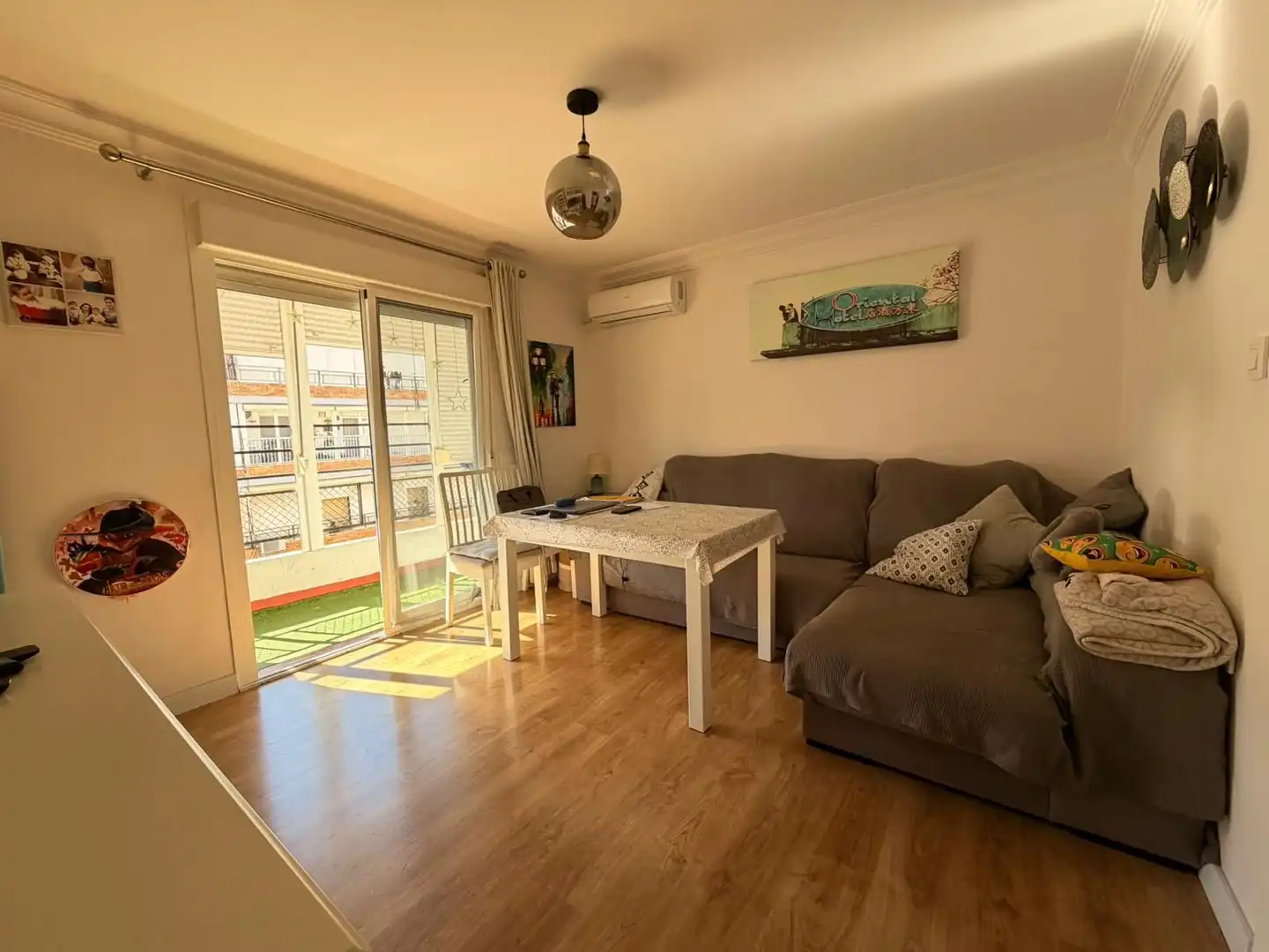 Living room of Flat for sale in Sevilla  with Air Conditioner and Terrace