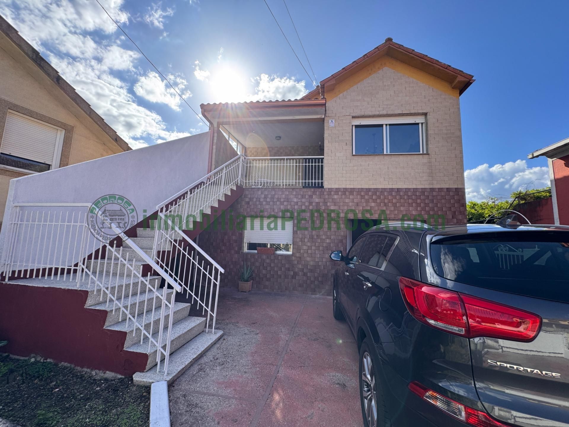 Exterior view of House or chalet for sale in Pontevedra Capital   with Heating and Private garden