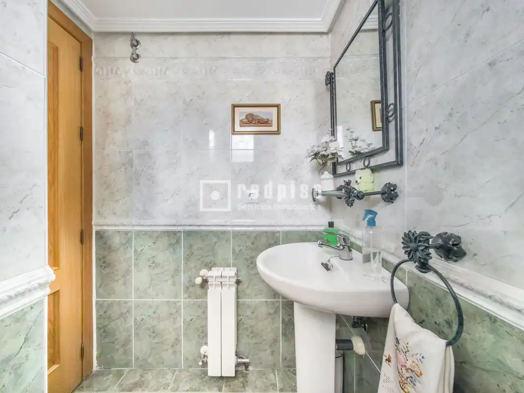 Baño de Casa o chalet en venta en Alcorcón con Calefacción, Terraza y Trastero
