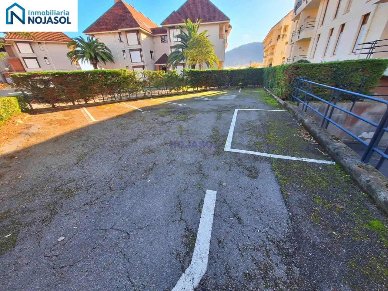 Aparcament de Dúplex de lloguer en Noja amb Calefacció, Terrassa i Moblat