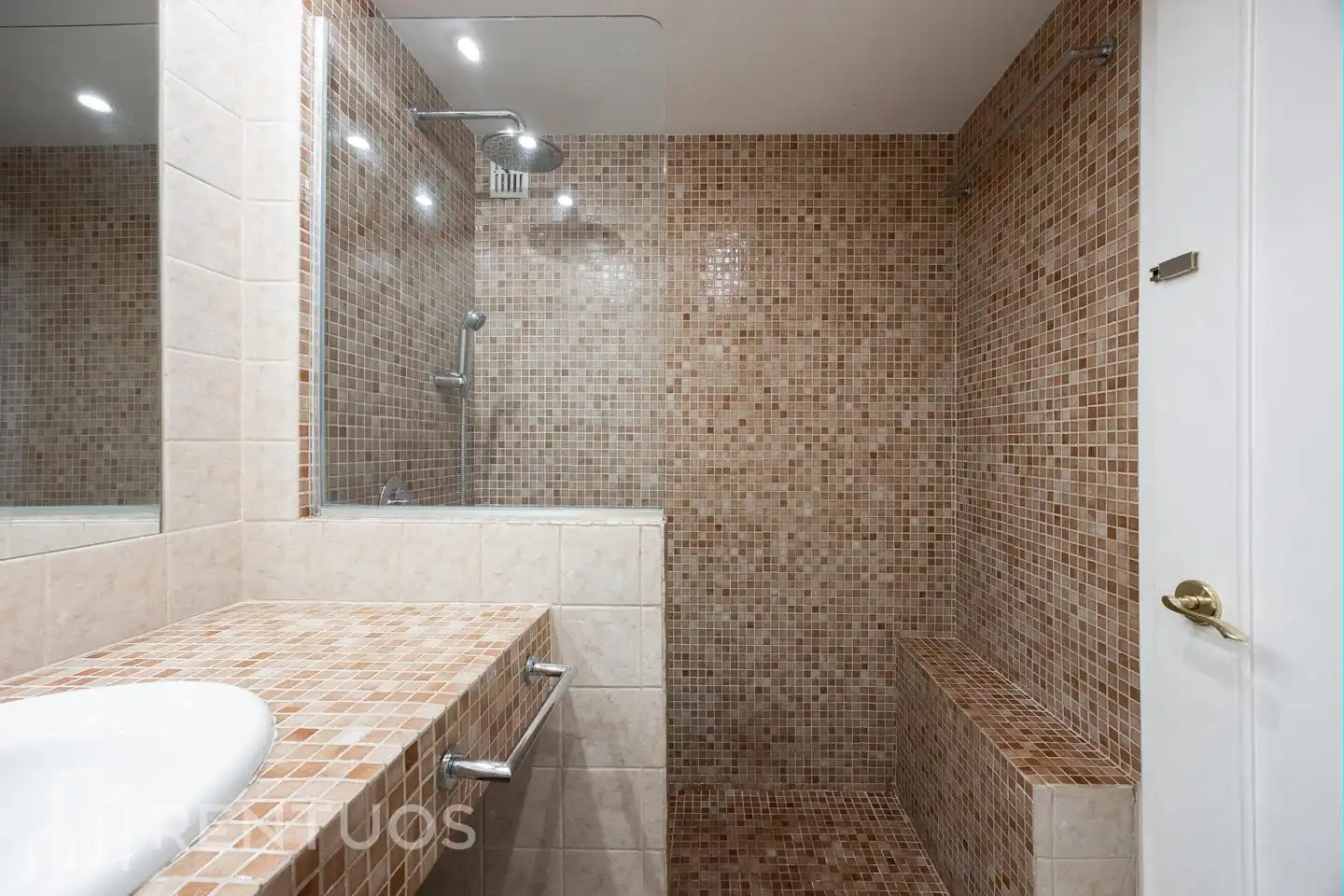 Bathroom of Flat for rent in Majadahonda  with Air Conditioner, Heating and Parquet flooring