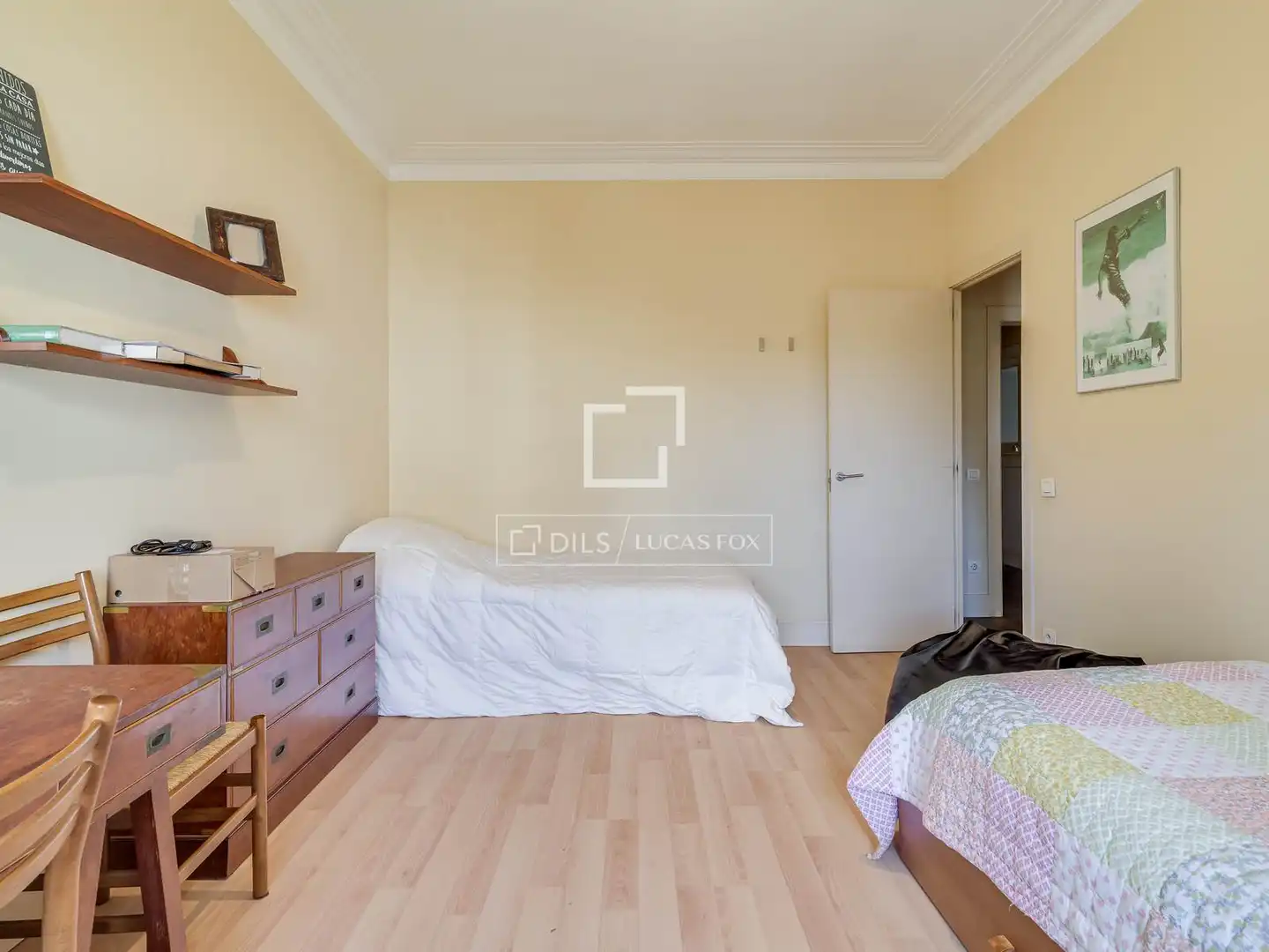 Schlafzimmer von Wohnung zum Verkauf in Barcelona mit Klimaanlage, Heizung und Privatgarten
