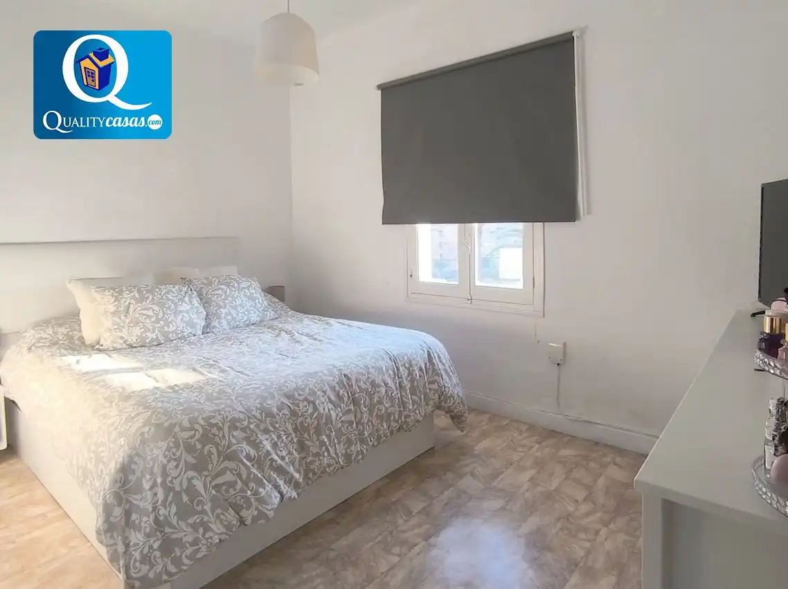 Dormitori de Apartament en venda en Elche / Elx amb Balcó