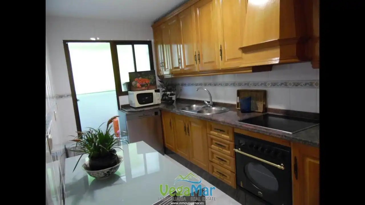 Kitchen of Flat for sale in Almuñécar  with Terrace