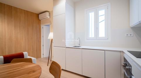 Foto 3 de Piso de alquiler en Alfonso XII, Jerónimos, Madrid