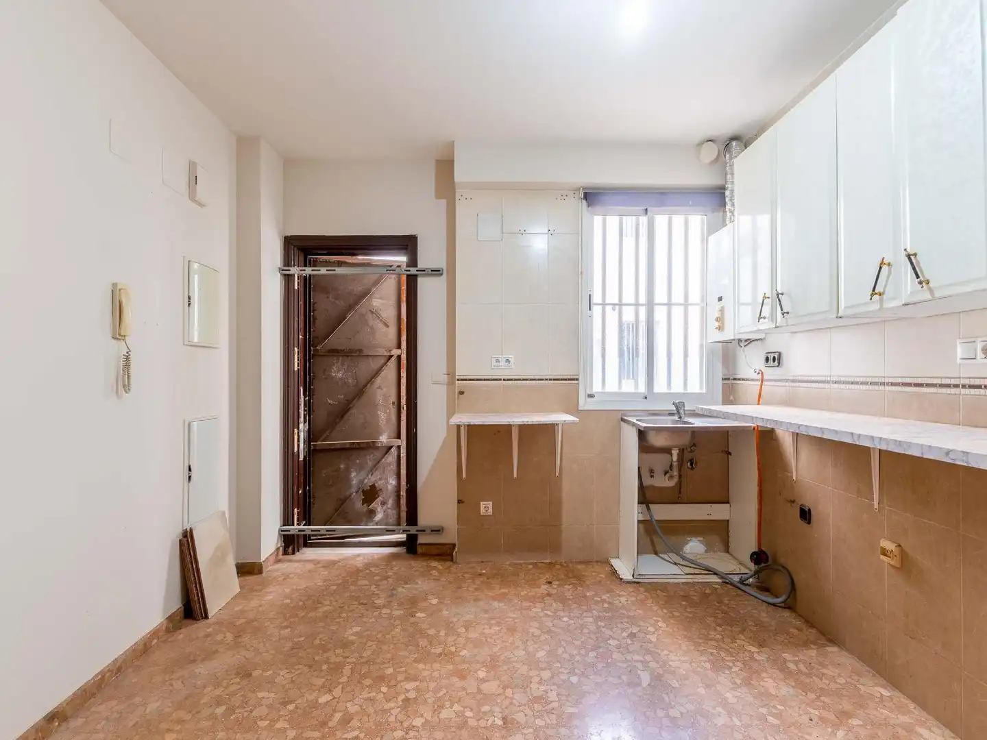 Kitchen of Flat for sale in Lucena  with Storage room