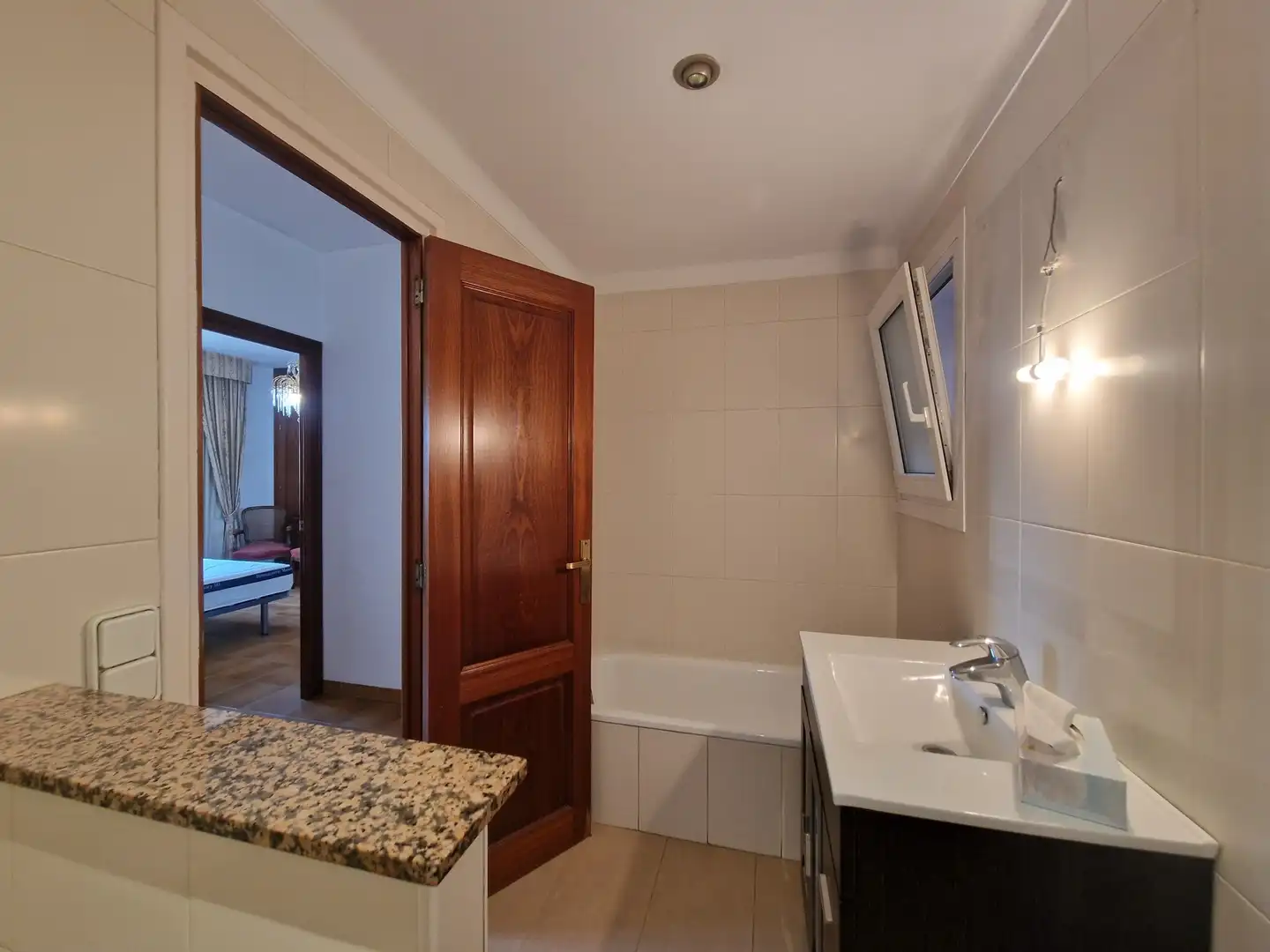Bathroom of Flat for sale in Girona  with Heating, Storage room and Balcony