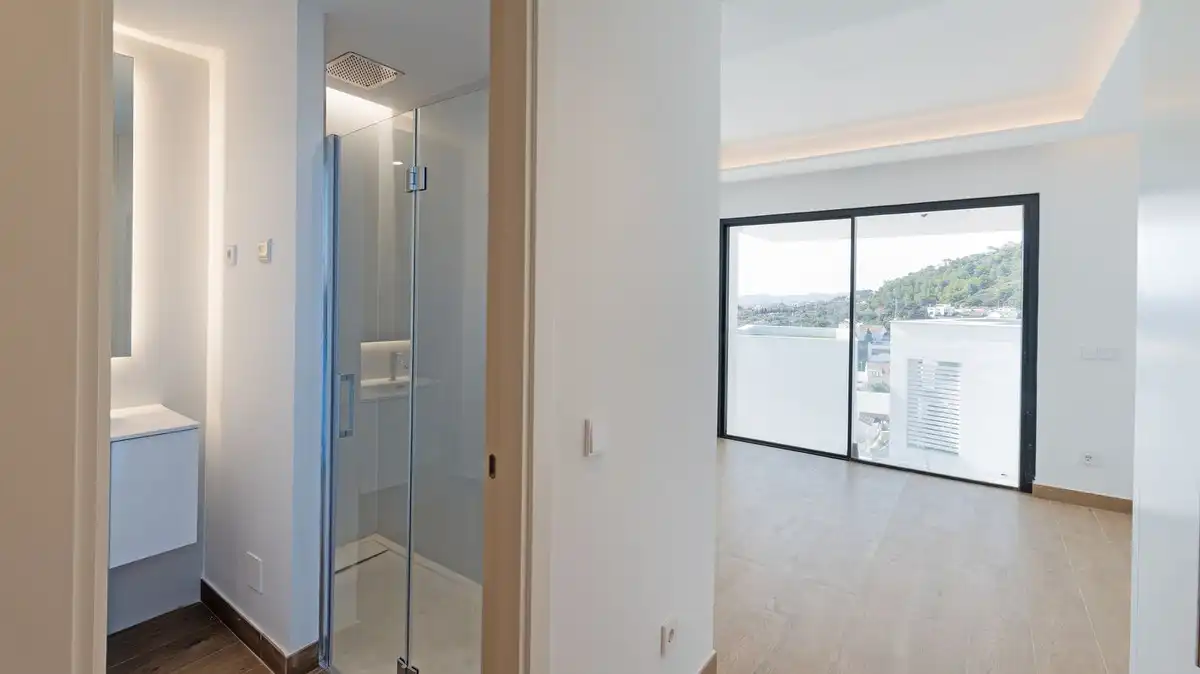 Einfamilien-Reihenhaus zum Verkauf in Benalmádena mit Klimaanlage, Terrasse und Abstellraum