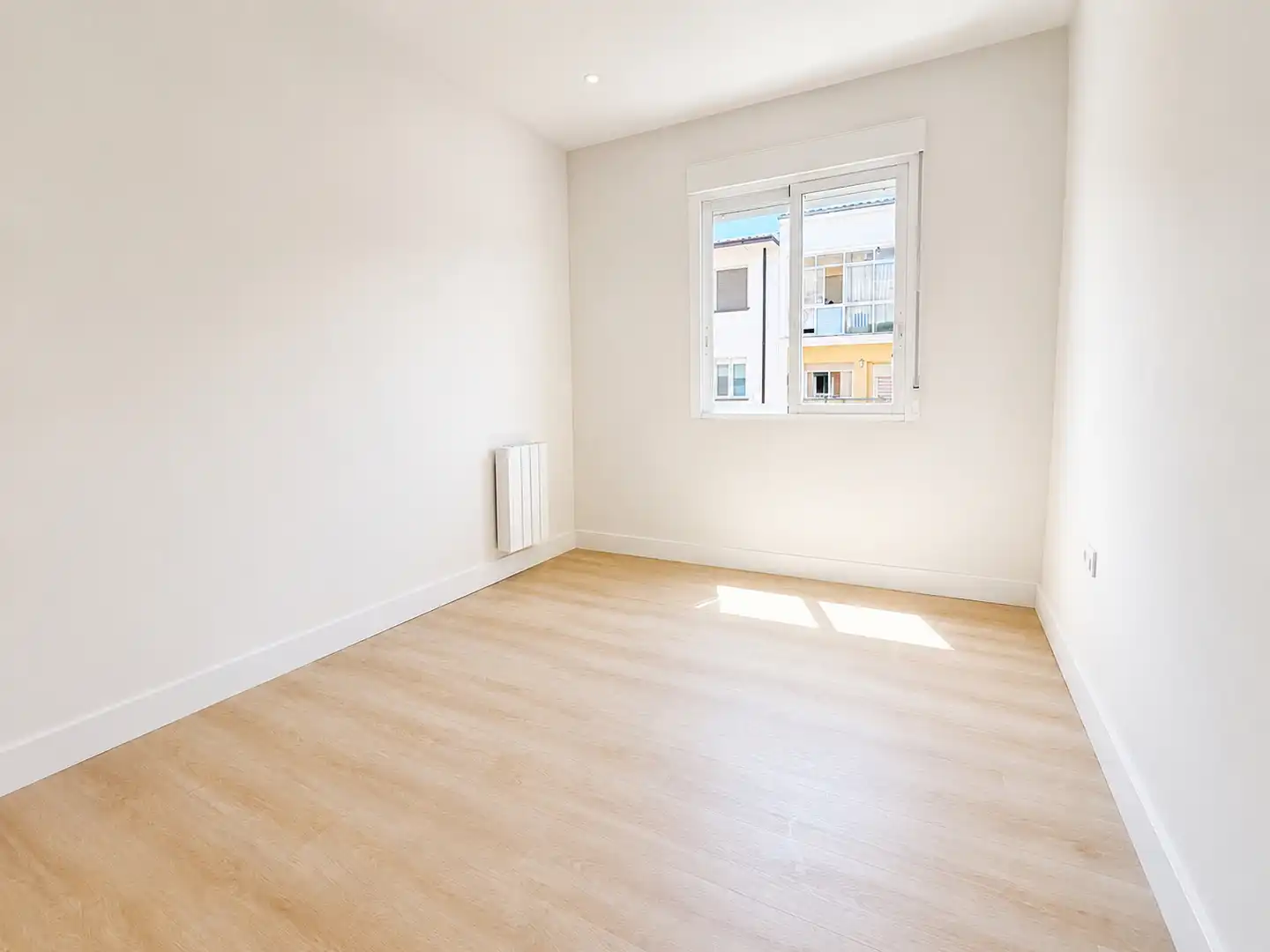 Bedroom of Flat for sale in  Logroño  with Heating, Oven and Washing machine