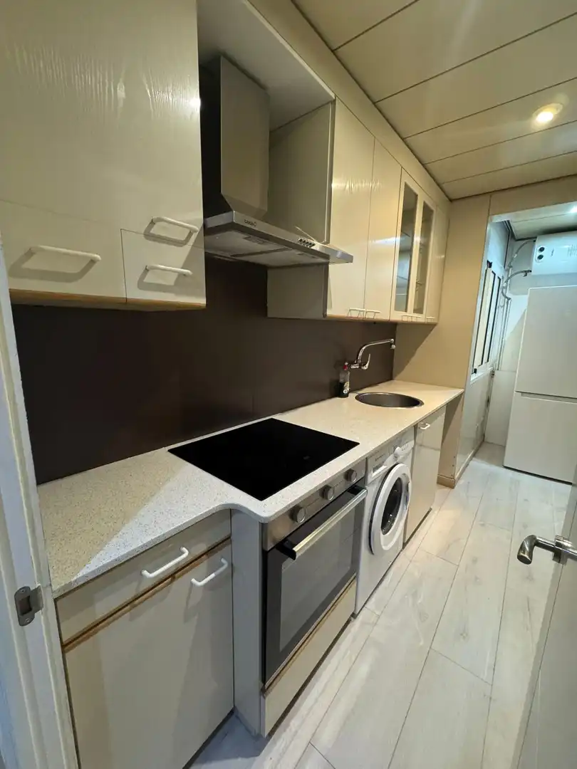 Kitchen of Flat for rent in Cornellà de Llobregat  with Air Conditioner, Parquet flooring and Furnished