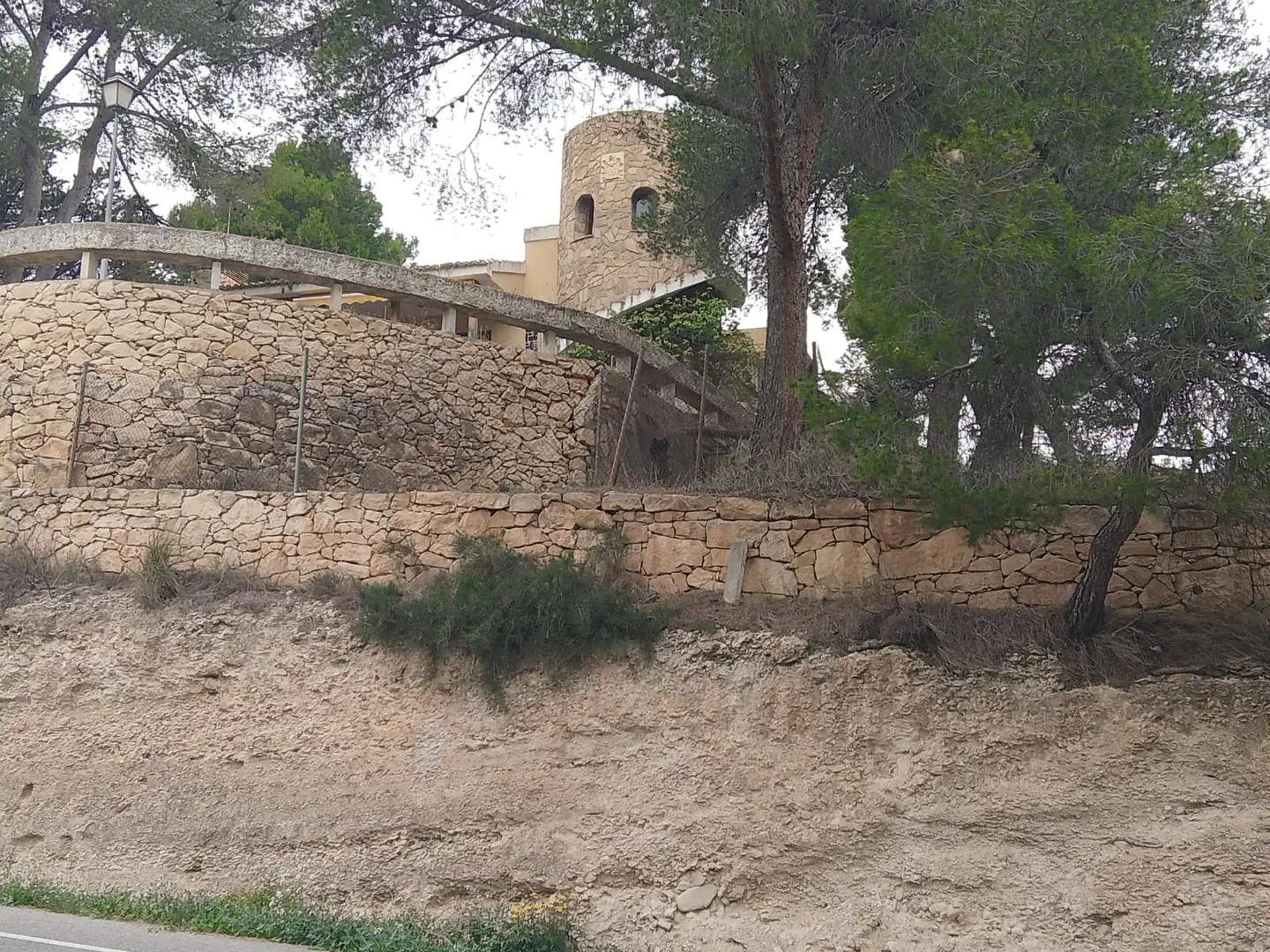 Vista exterior de Casa o xalet en venda en Tibi amb Calefacció, Jardí privat i Terrassa