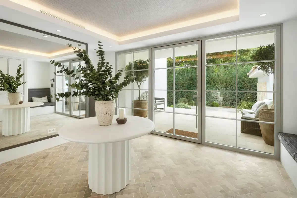Haus oder Chalet zum Verkauf in Marbella mit Klimaanlage, Privatgarten und Terrasse