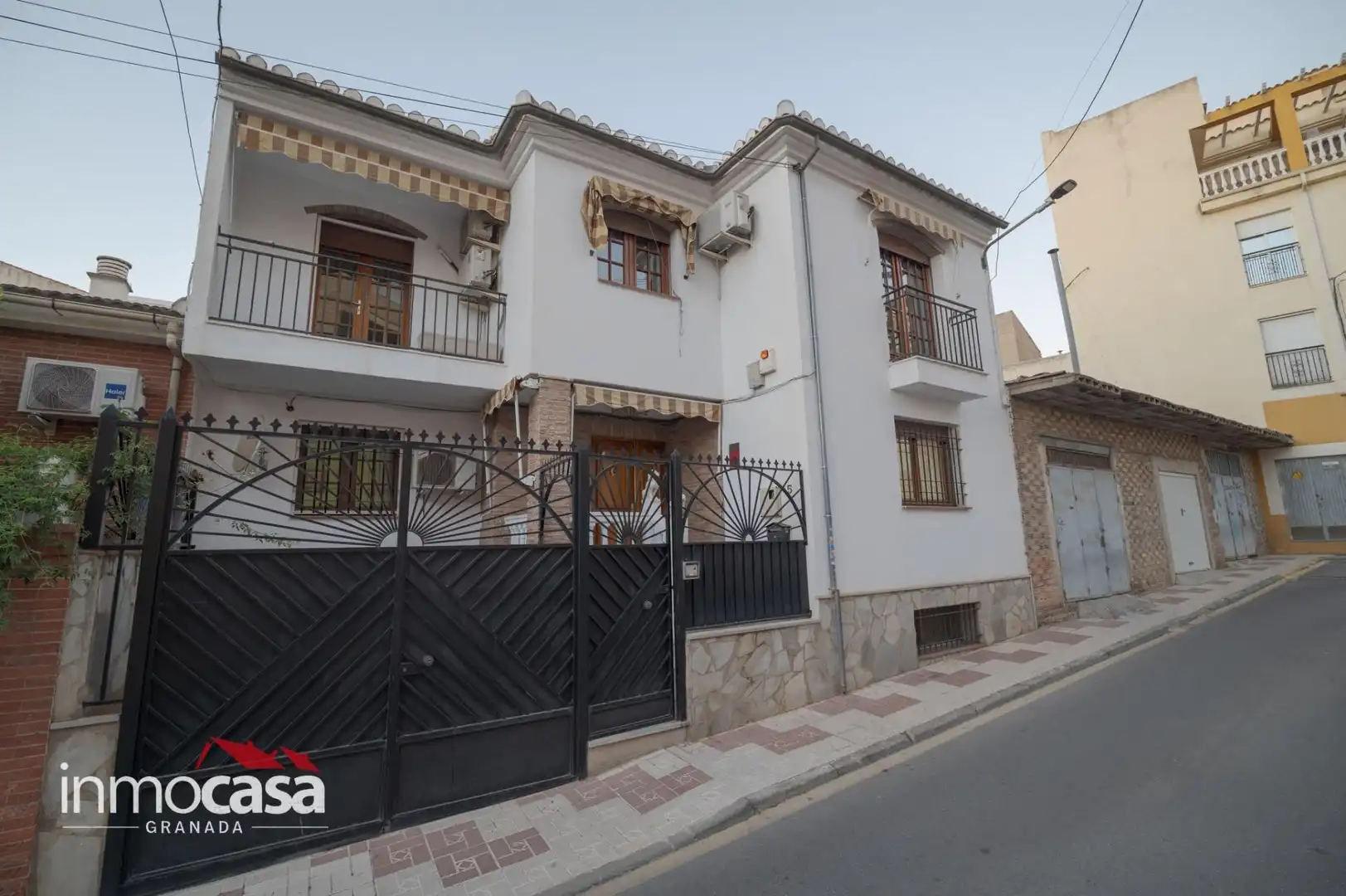 Exterior view of Houses for sale in Maracena, Granada