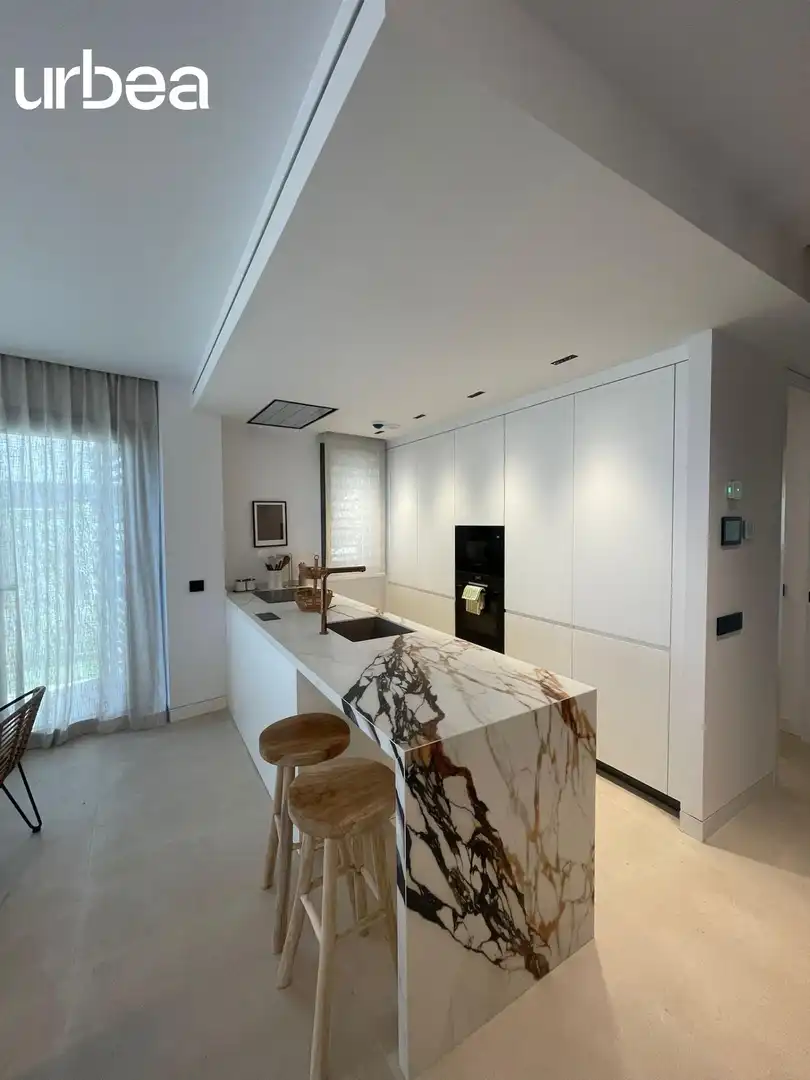 Cuina de Dúplex en venda en Málaga amb Aire condicionat, Calefacció i Jardí privat