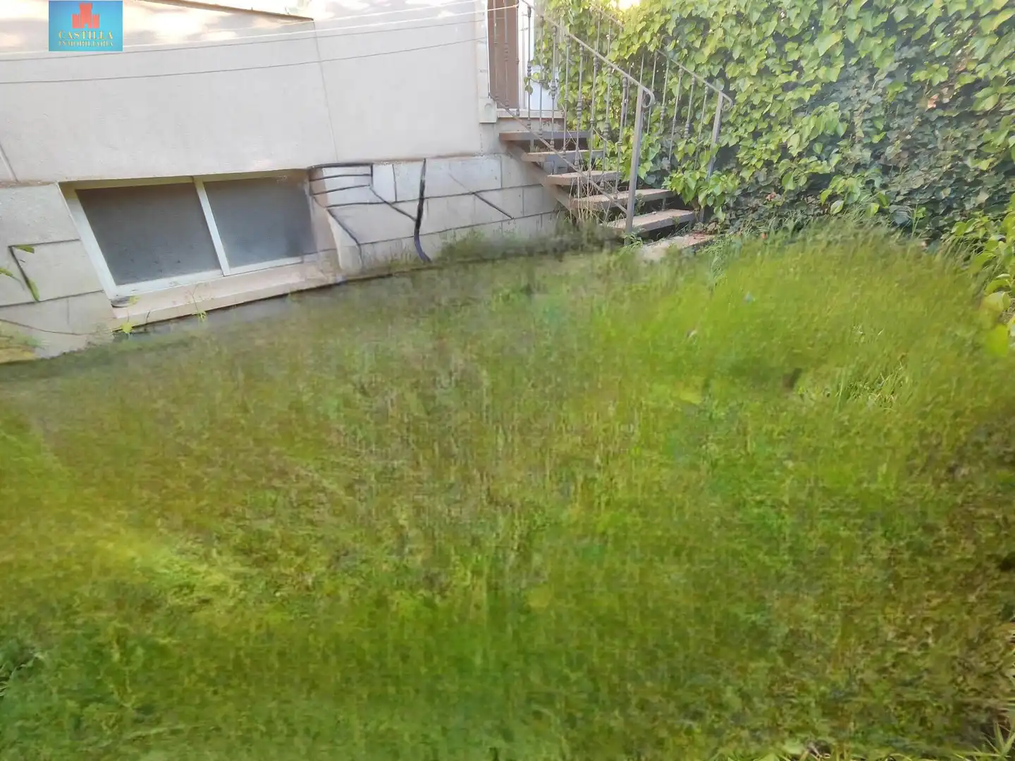 Casa adosada en venta en Ávila con Calefacción, Jardín privado y Trastero