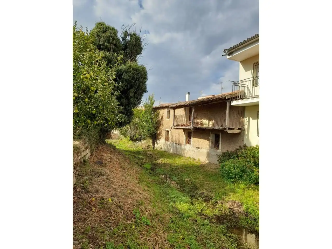 Vista exterior de Casa o xalet en venda en Serradilla del Arroyo amb Jardí privat