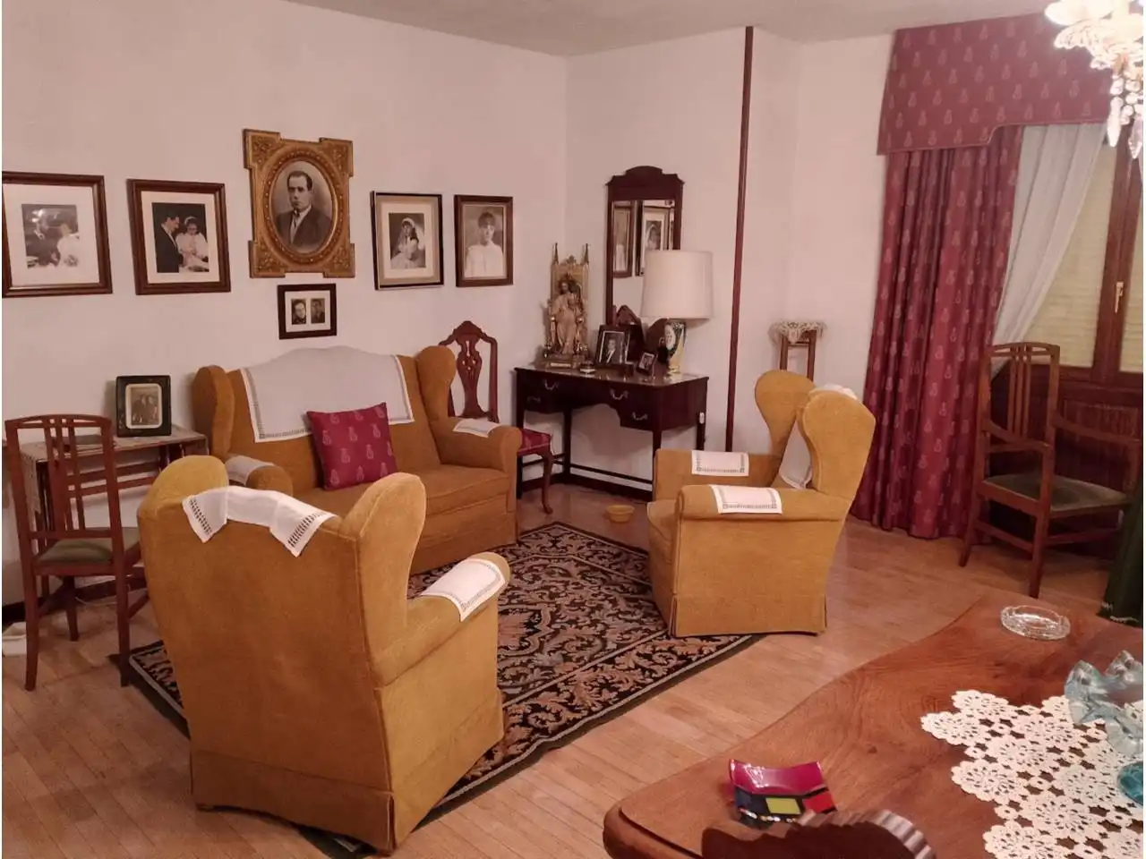 Sala de estar de Piso en venta en La Solana   con Calefacción, Parquet y Terraza