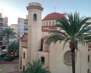 Vista exterior de Pis en venda en Elche / Elx amb Aire condicionat, Calefacció i Jardí privat