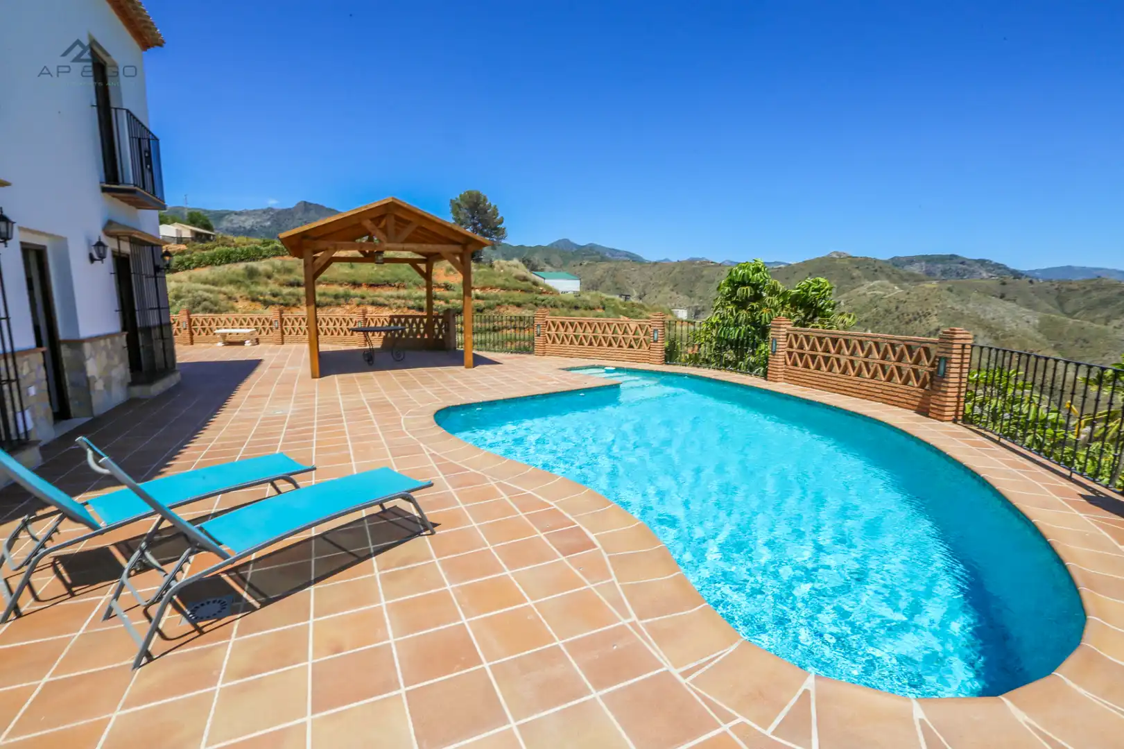 Piscina de Finca rústica de lloguer en Almuñécar amb Aire condicionat, Calefacció i Jardí privat
