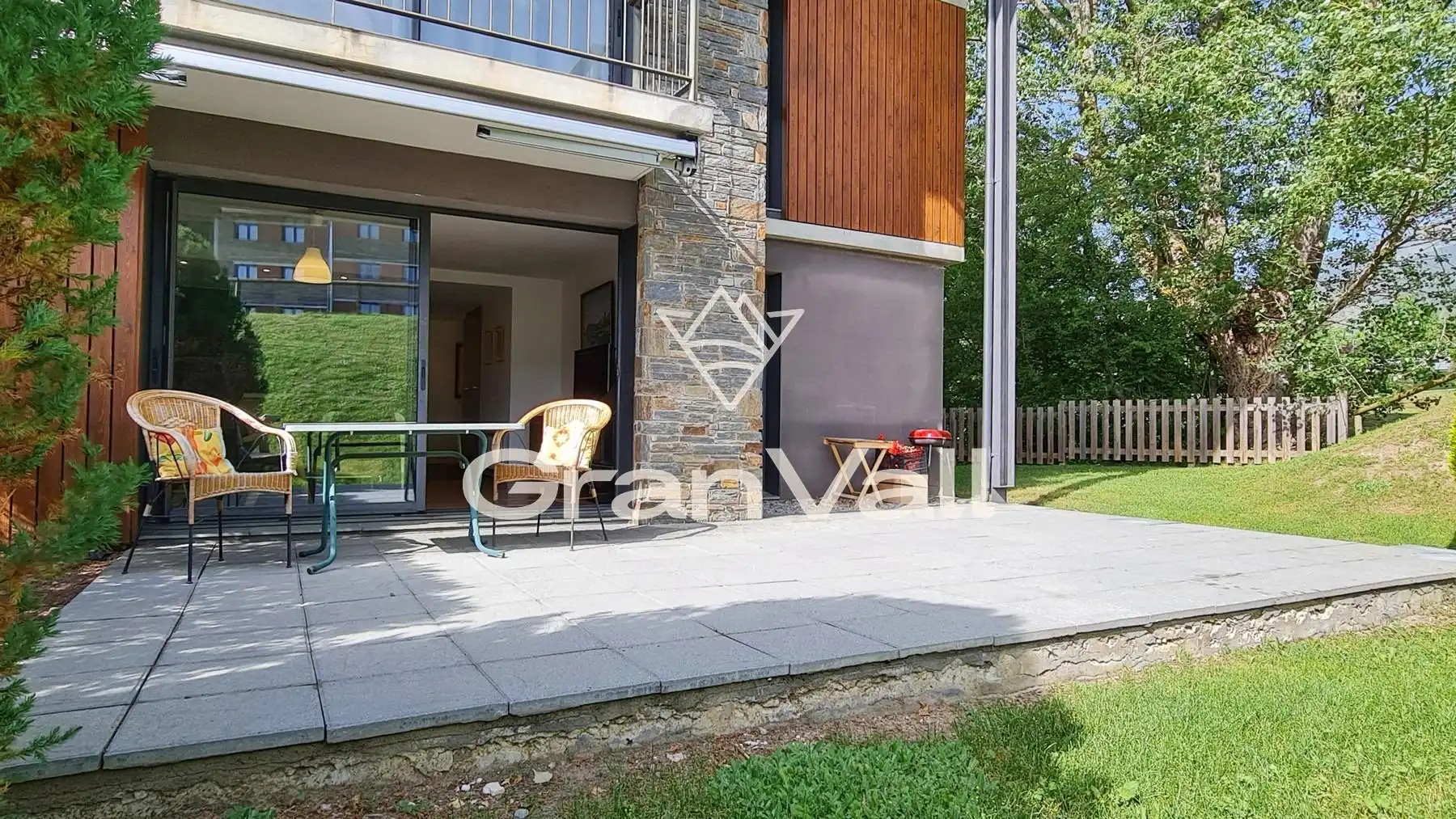 Terrasse von Erdgeschoss zum Verkauf in Saillagouse mit Heizung, Privatgarten und Parkett