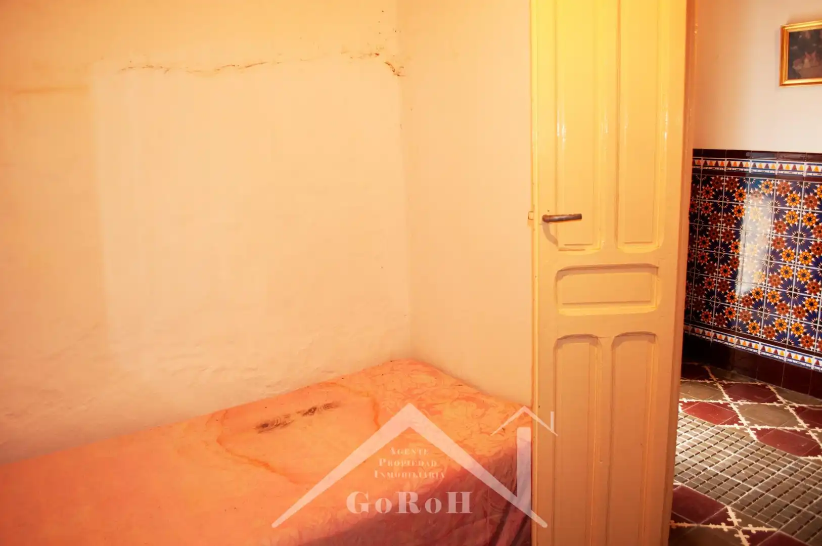 Dormitori de Casa adosada en venda en Almadén de la Plata amb Traster i Moblat