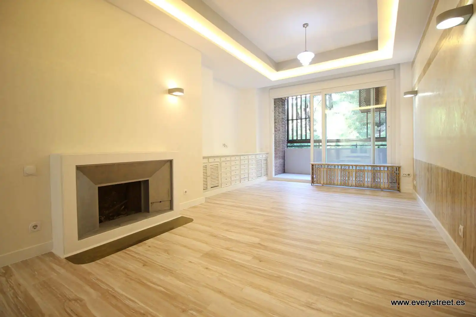 Living room of Flat for rent in Madrid  with Air Conditioner, Heating and Terrace