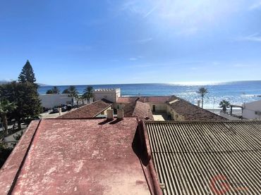 Pis amb balcó en venda a Castell de Ferro