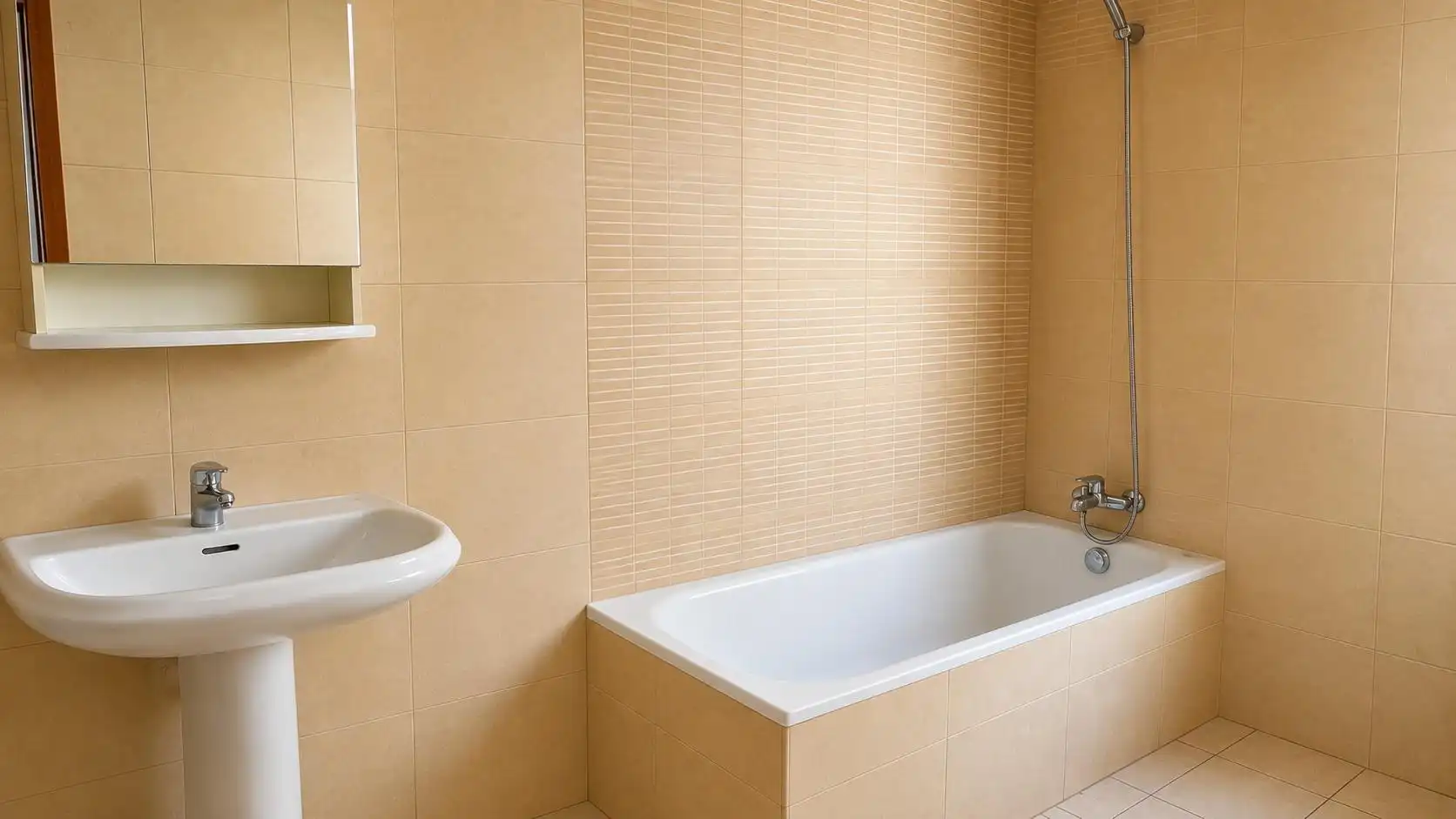 Bathroom of Duplexes for sale in L'Escala