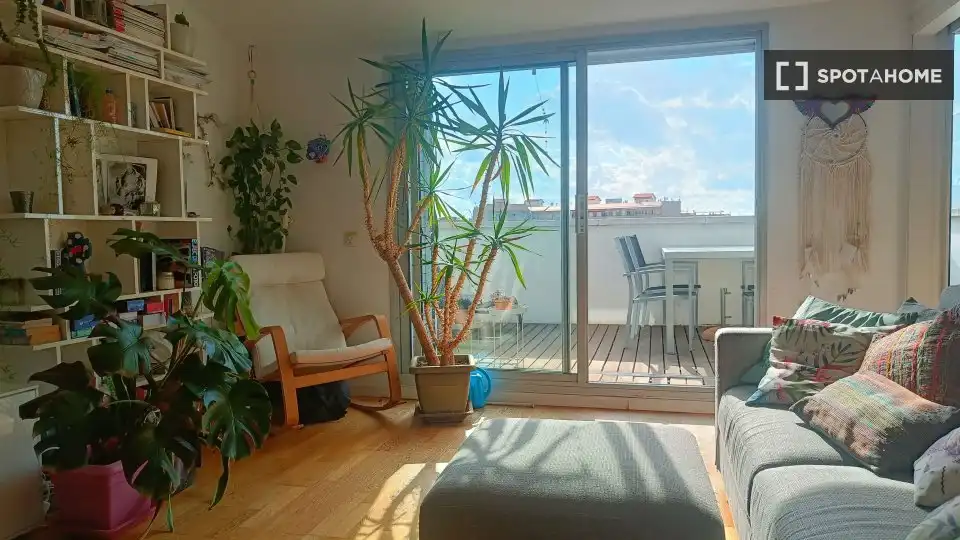 Appartamento con terrazza in affitto a Sant Martí, imagen 2