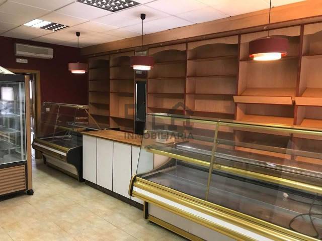 Local comercial en Alquiler en AVDA. PORTUGAL en Couto
