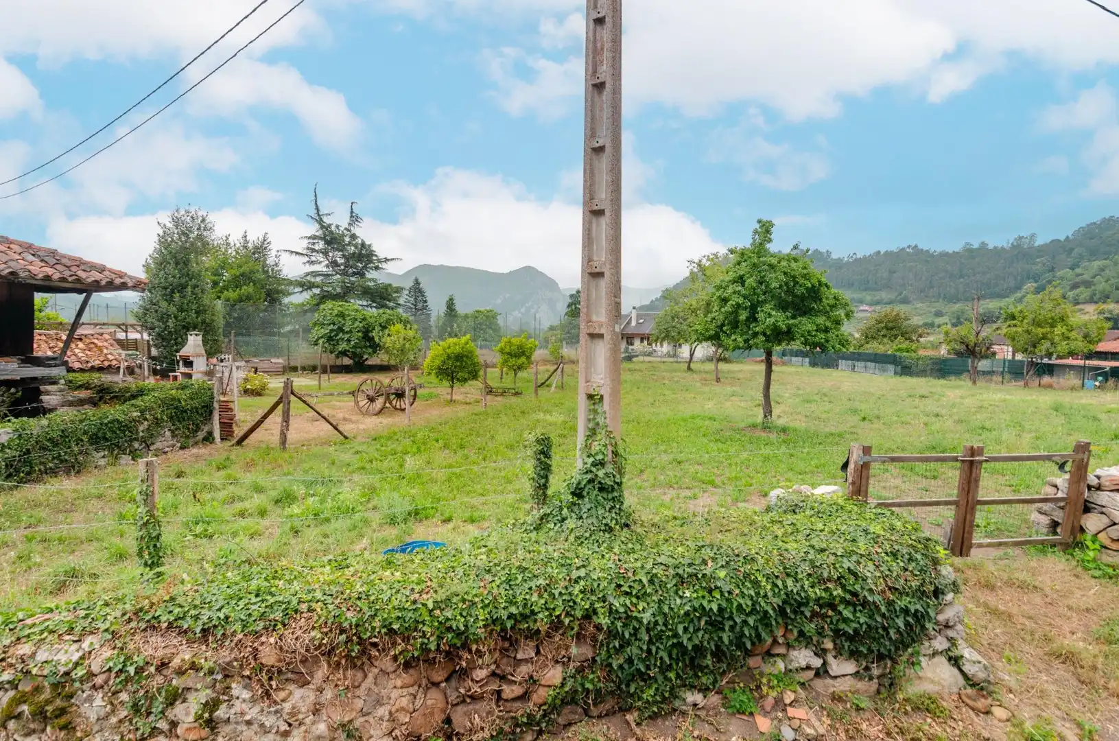 Jardí de Casa o xalet en venda en Oviedo  amb Calefacció, Jardí privat i Terrassa