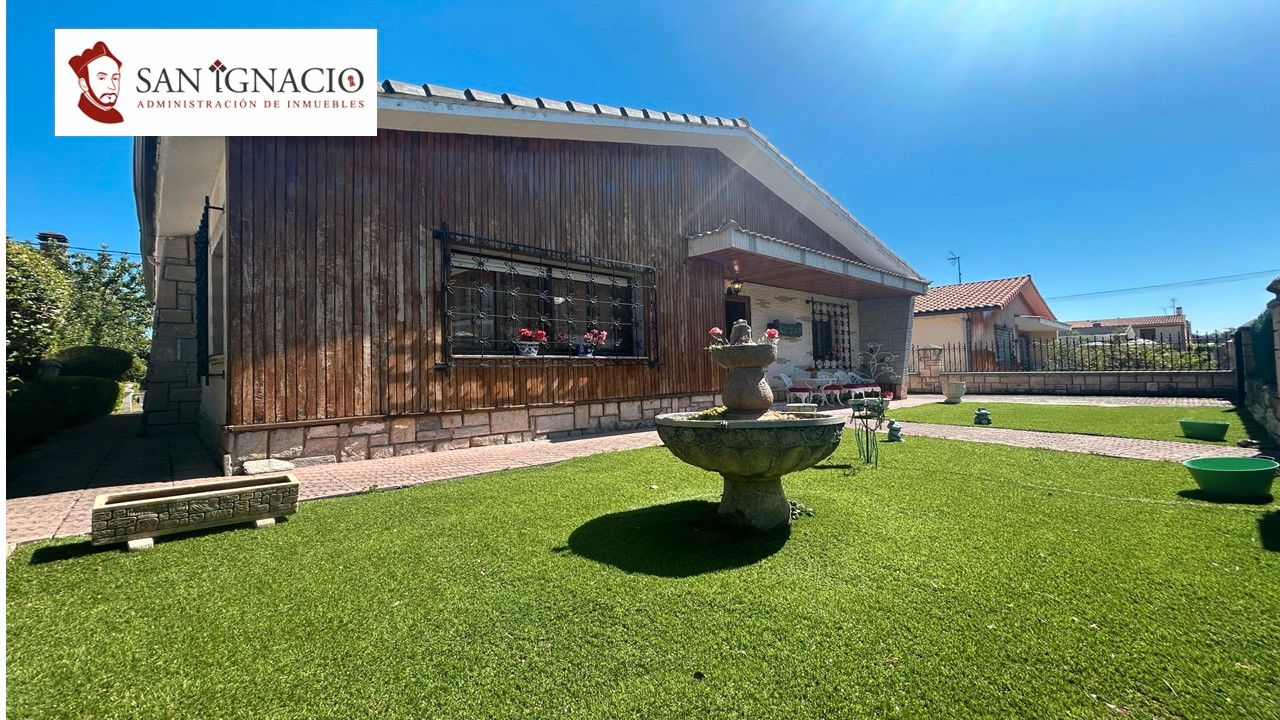 Vista exterior de Casa o chalet en venta en Villarcayo de Merindad de Castilla la Vieja con Calefacción, Jardín privado y Piscina