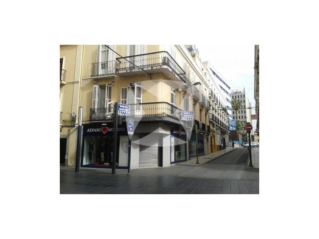 Local comercial en Alquiler en Calle Menacho en Casco Antiguo