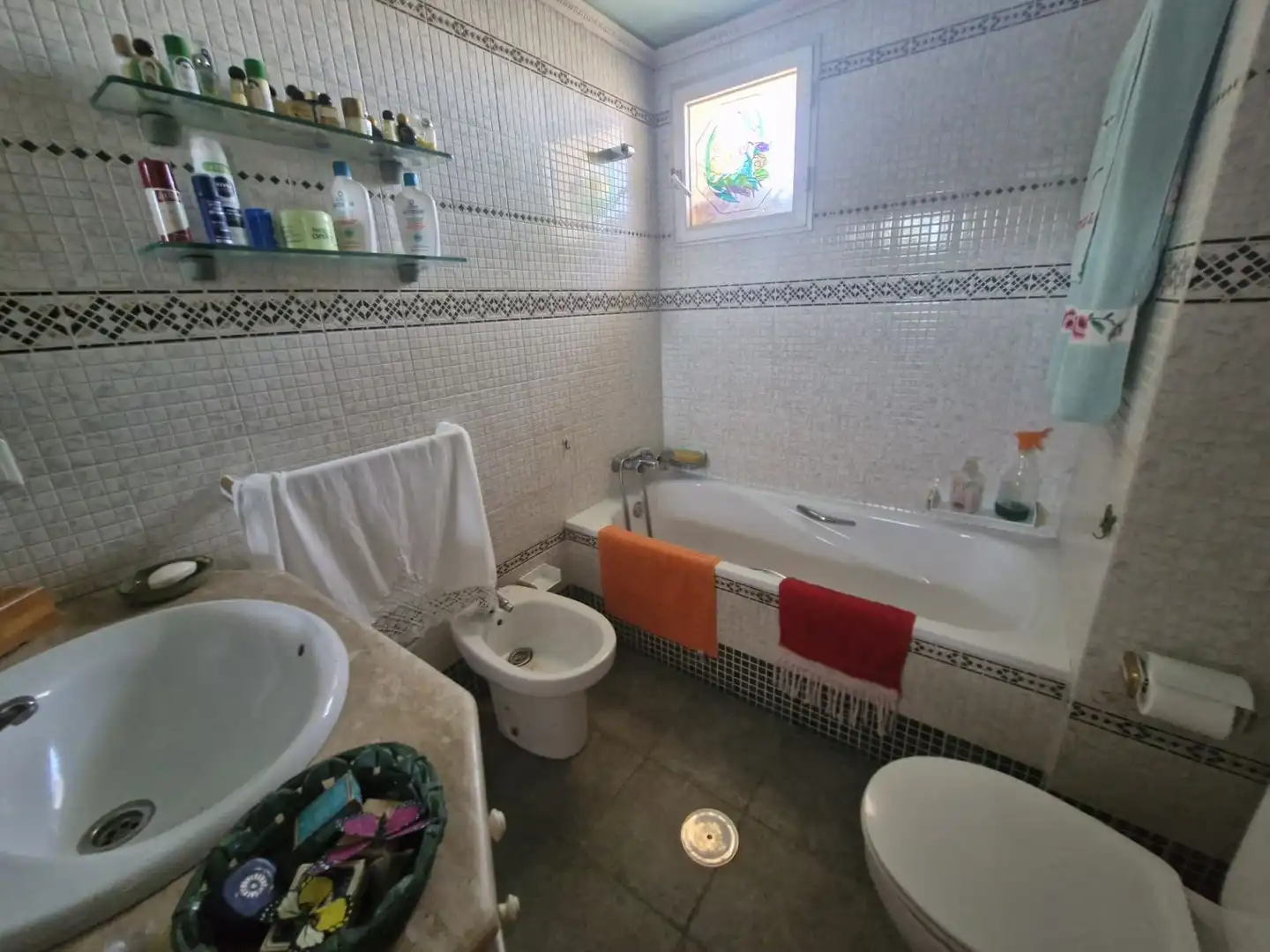 Badezimmer von Wohnung zum Verkauf in La Línea de la Concepción mit Terrasse und Möbliert