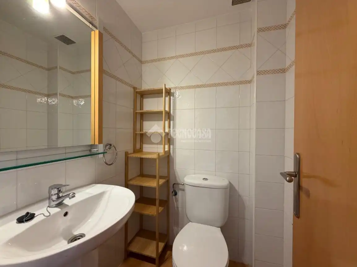 Baño de Casa adosada de alquiler en Algete con Aire acondicionado, Calefacción y Jardín privado