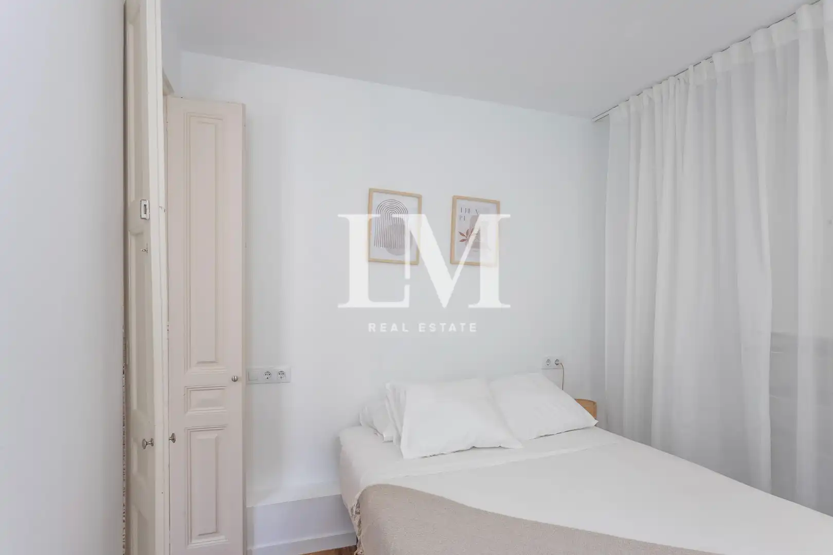 Dormitori de Apartament de lloguer en Barcelona amb Aire condicionat, Calefacció i Moblat