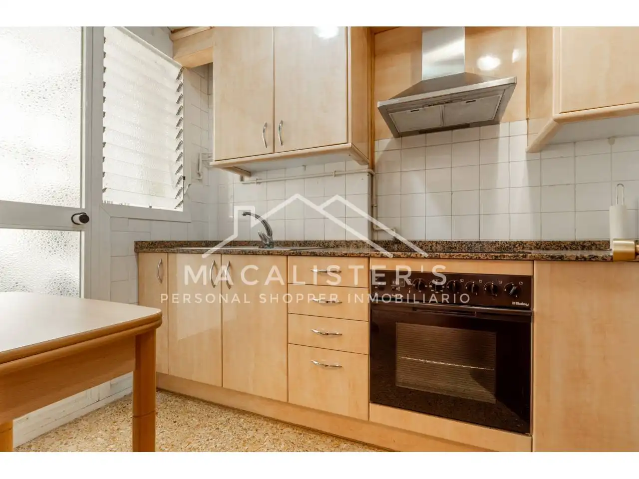 Kitchen of Flat for sale in Barcelona  with Air Conditioner and Balcony