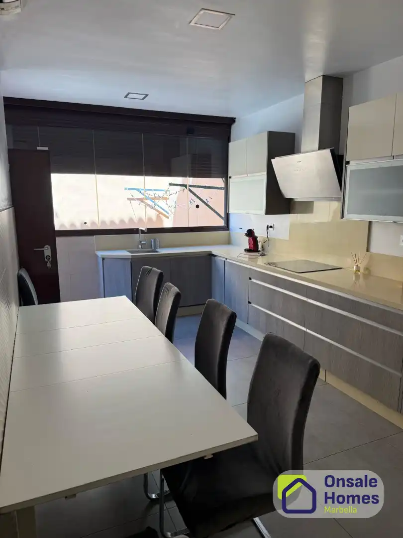 Cocina de Casa adosada en venta en Marbella con Aire acondicionado, Jardín privado y Terraza