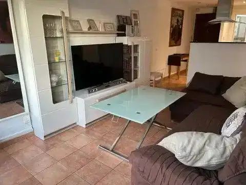 Wohnzimmer von Wohnung zur Miete in Benalmádena mit Klimaanlage, Schwimmbad und Balkon