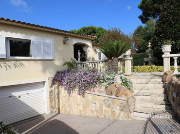 Villa con piscina in vendita a Calle Ardenya 14
