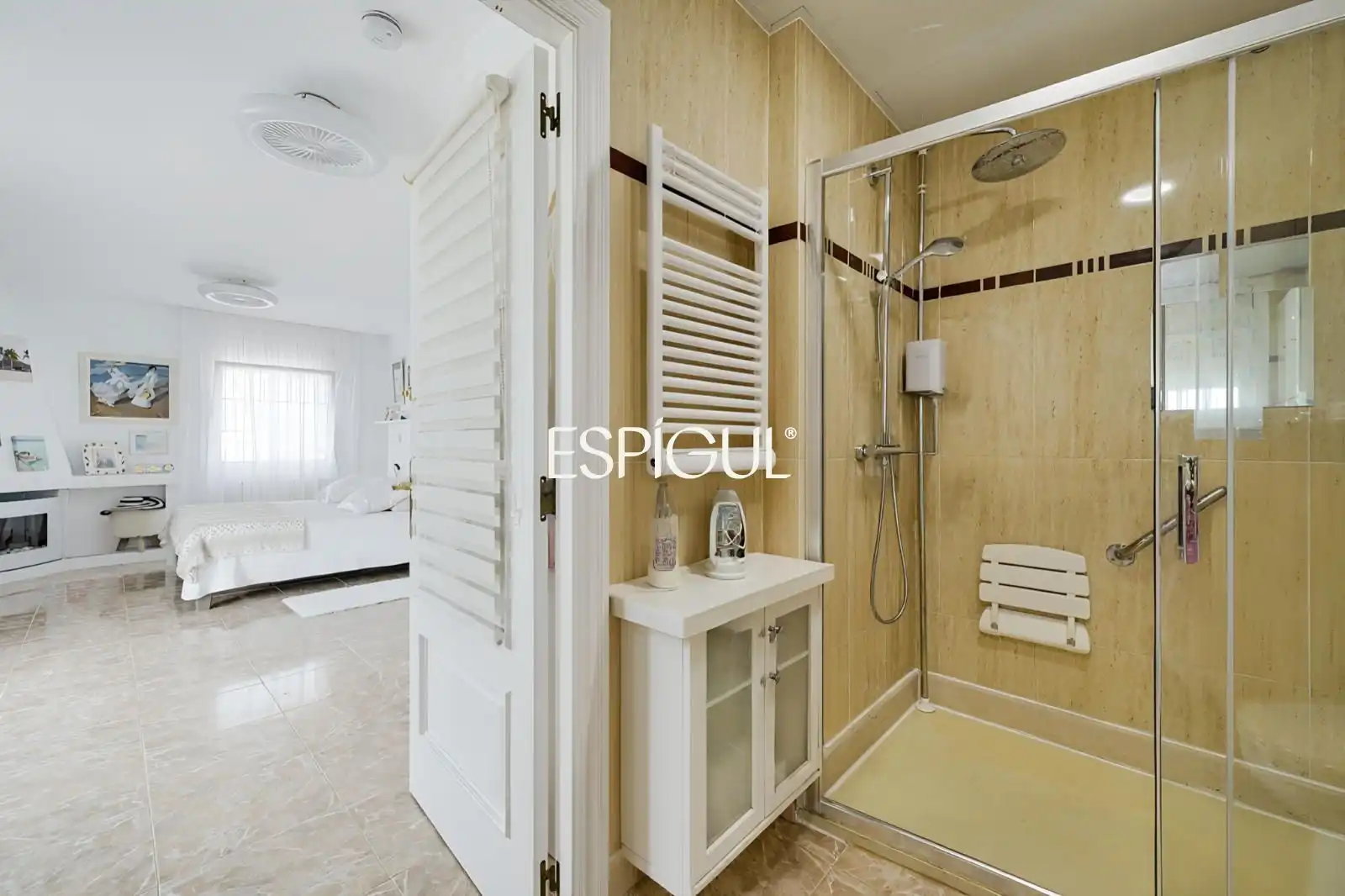 Bathroom of Houses for sale in Rubí  with Air Conditioner, Heating and Terrace