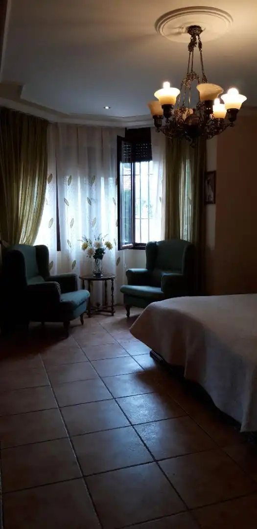 Dormitori de Casa o xalet en venda en Linares amb Aire condicionat, Calefacció i Jardí privat