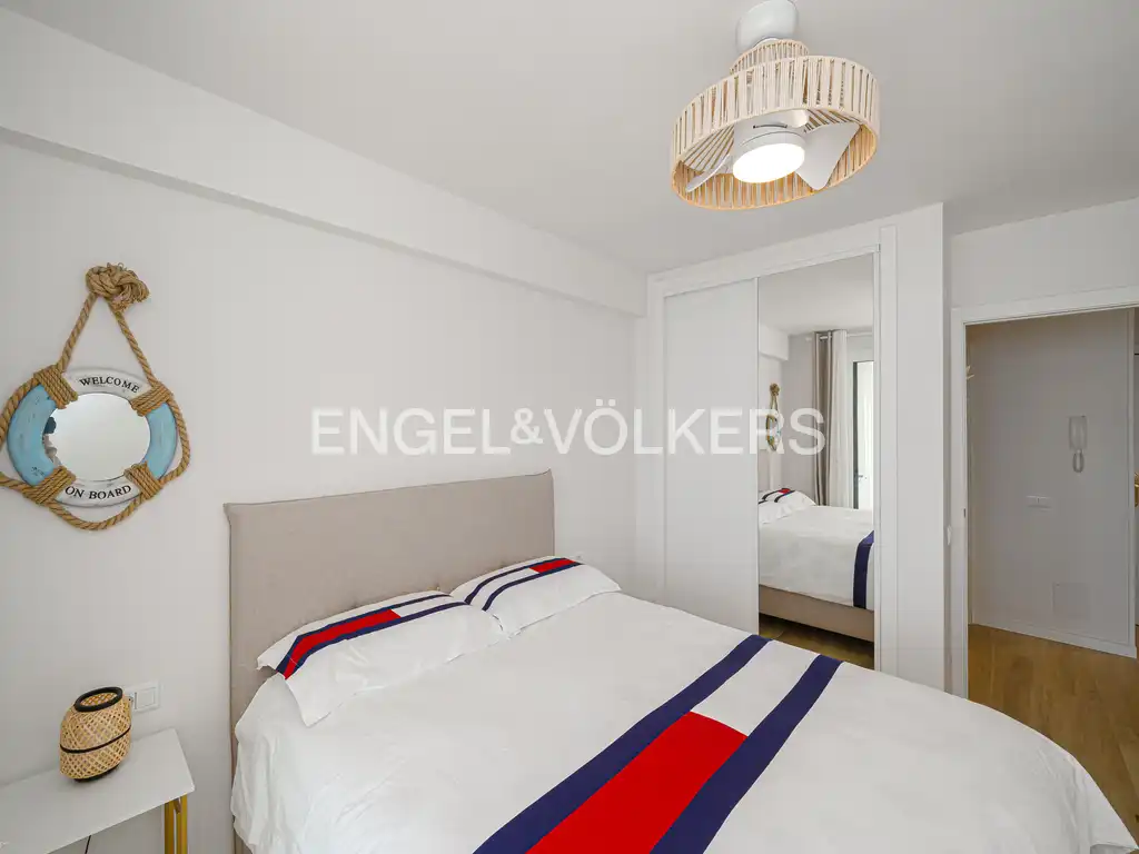 Schlafzimmer von Wohnungen zur Miete in Benidorm mit Klimaanlage, Möbliert und Gemeinschaftspool