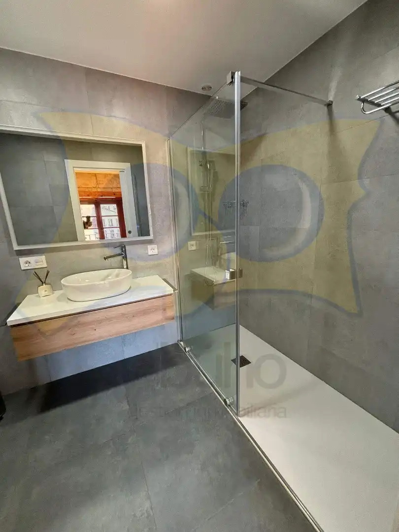 Bathroom of Flat for rent in Salamanca  with Furnished
