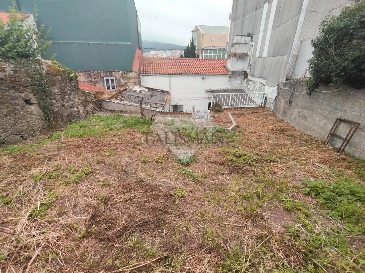 Casa adosada en venda en Arteixo amb Calefacció, Jardí privat i Moblat