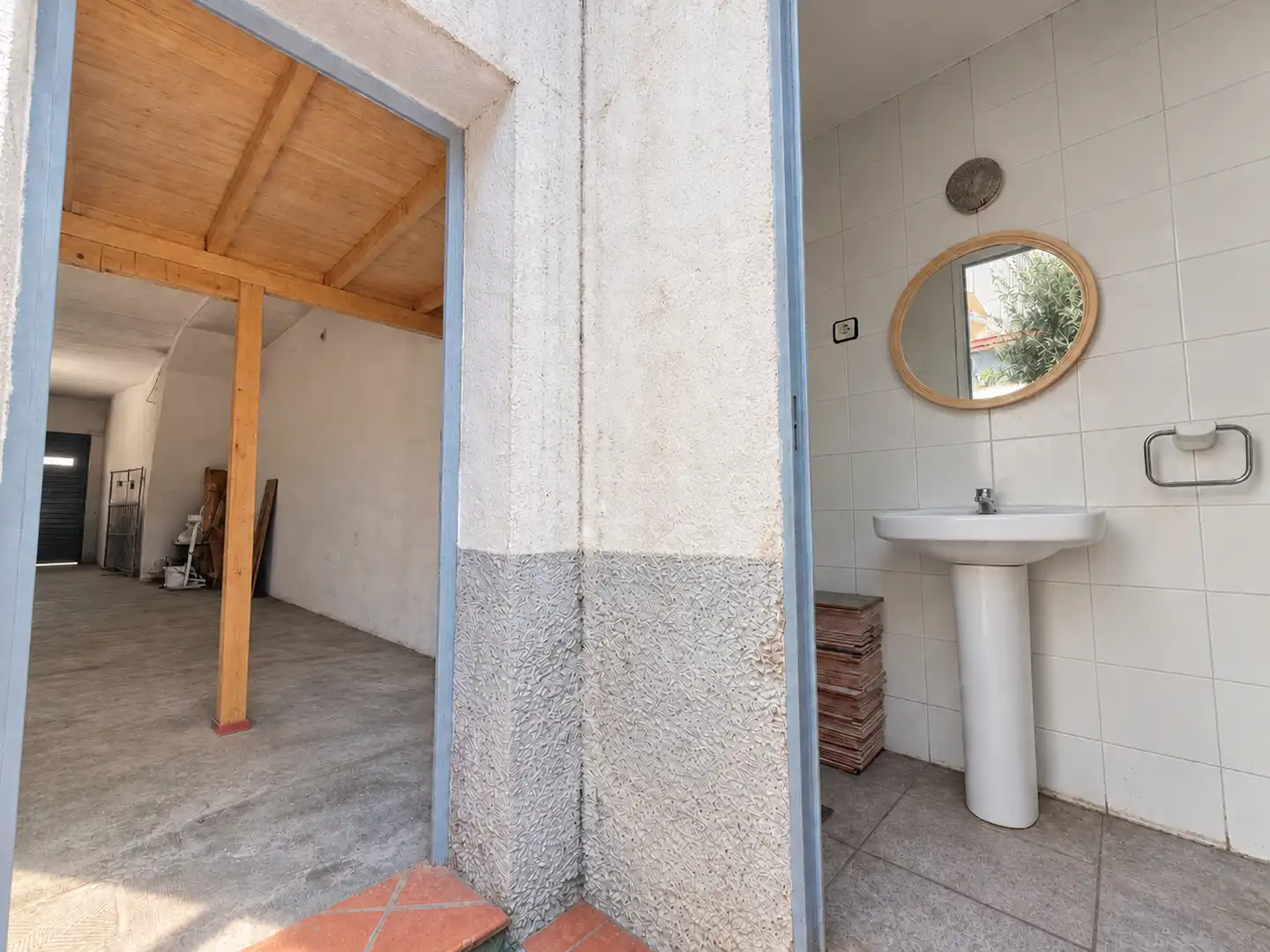 Semi-detached house with terrace for sale in Marianao, imagen 8