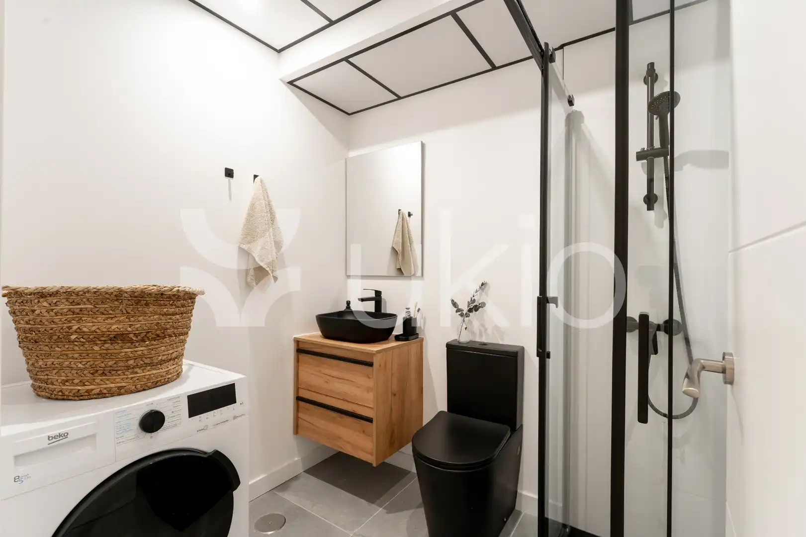 Baño de Apartamento de alquiler en Madrid con Aire acondicionado, Calefacción y Amueblado
