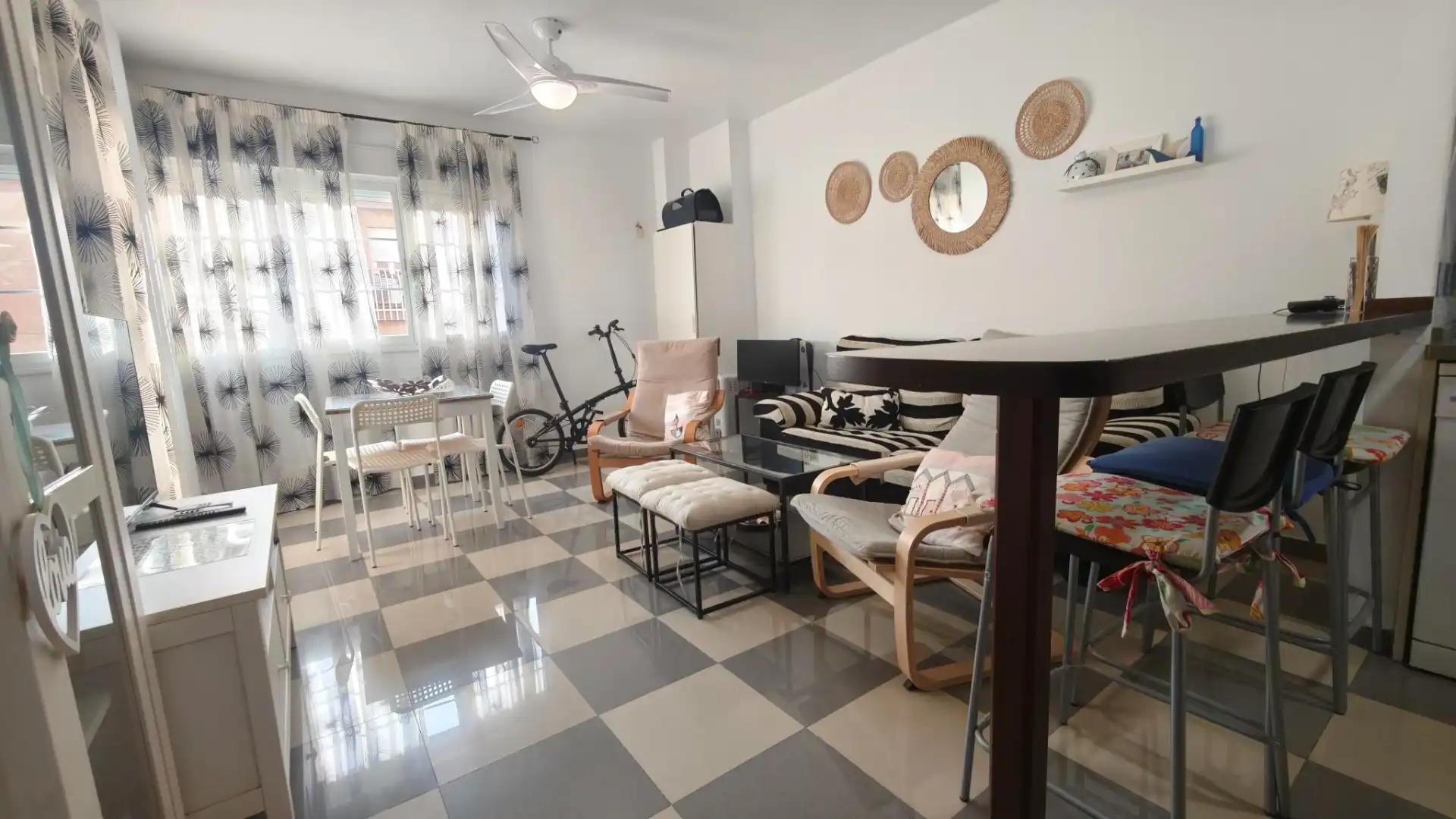 Sala de estar de Piso en venta en Roquetas de Mar con Aire acondicionado, Terraza y Amueblado