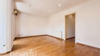 Living room of Flat for sale in  Barcelona Capital  with Air Conditioner and Parquet flooring