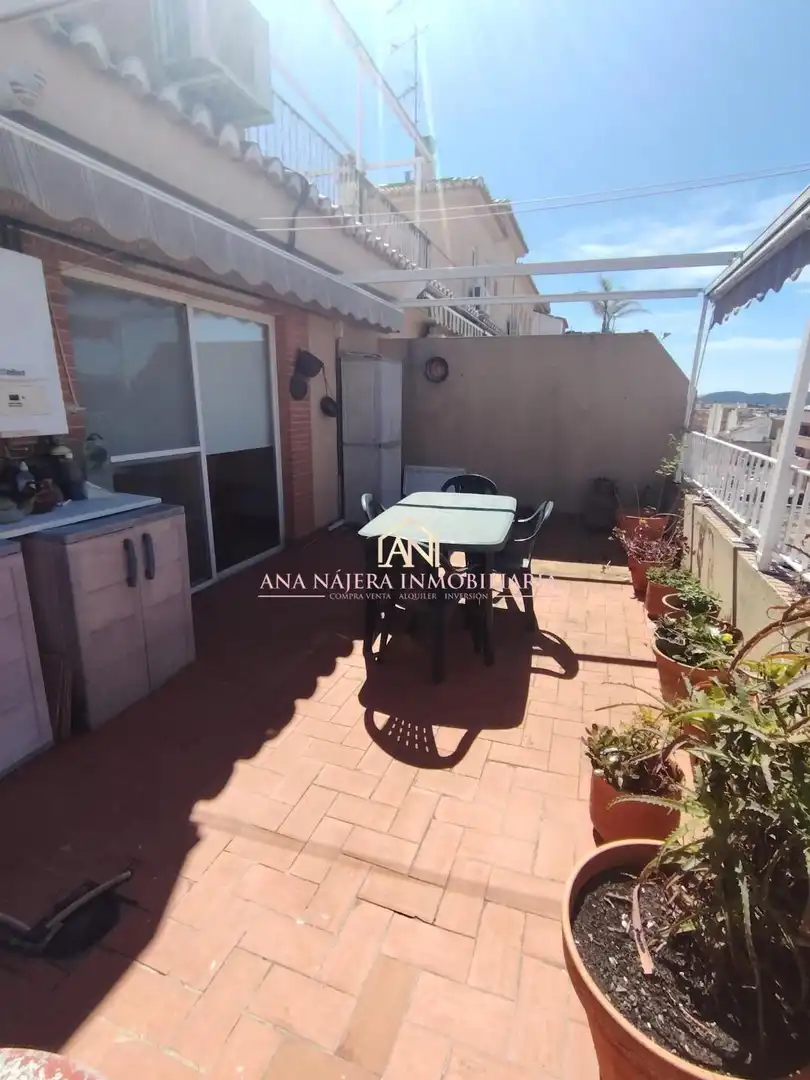 Terrasse von Dachboden zum Verkauf in La Pobla de Vallbona mit Heizung und Abstellraum